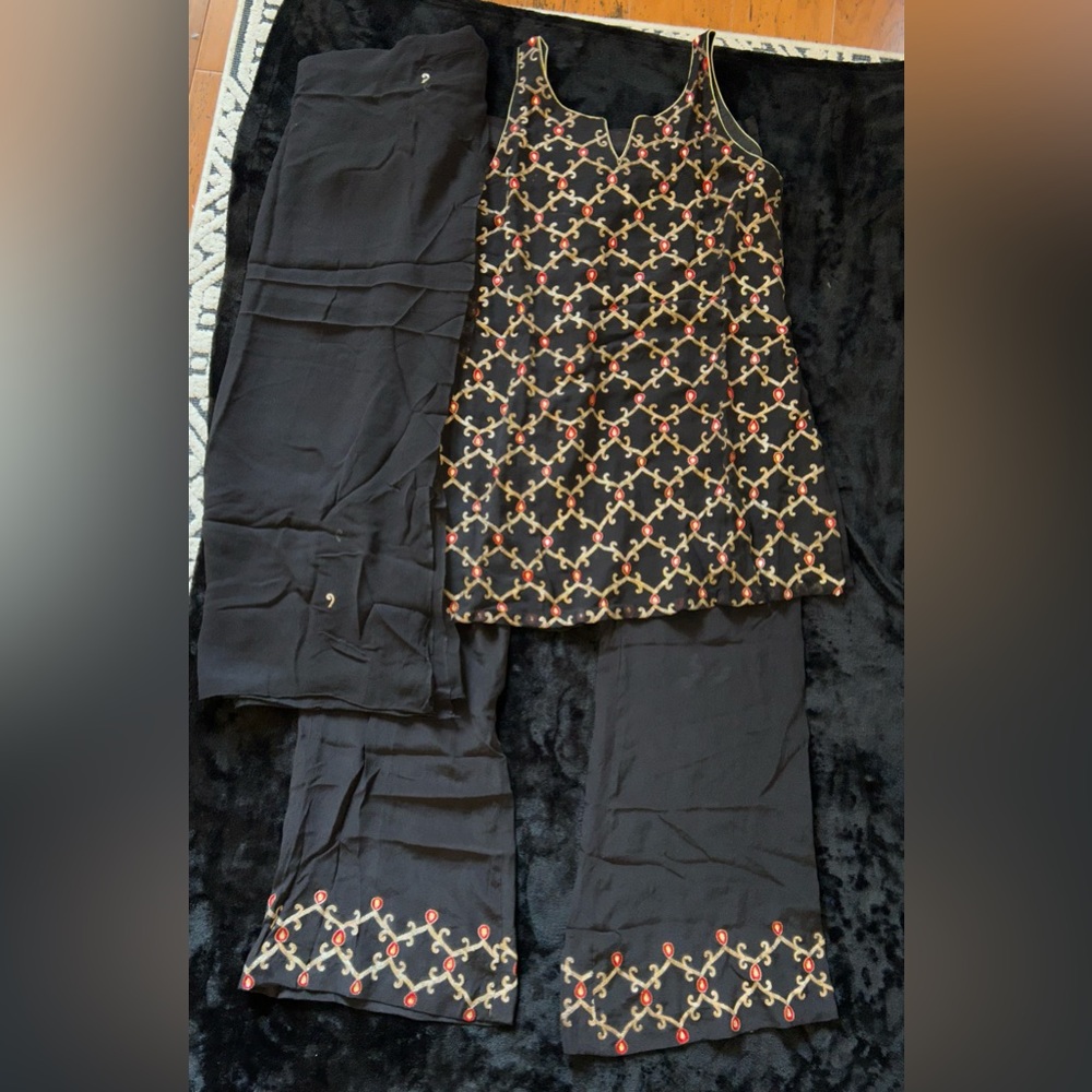 🌺 Gorgeous black salwar kameez hand embroidered 3 piece bollywood Indian suit